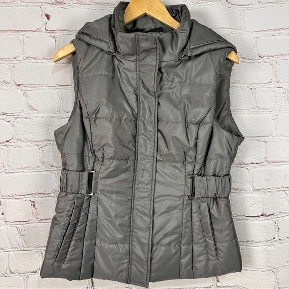 Womens Puffer Vest size Medium grey Sleeveless Hooded Fitted Zip Snap Outerwear - Picture 1 of 9